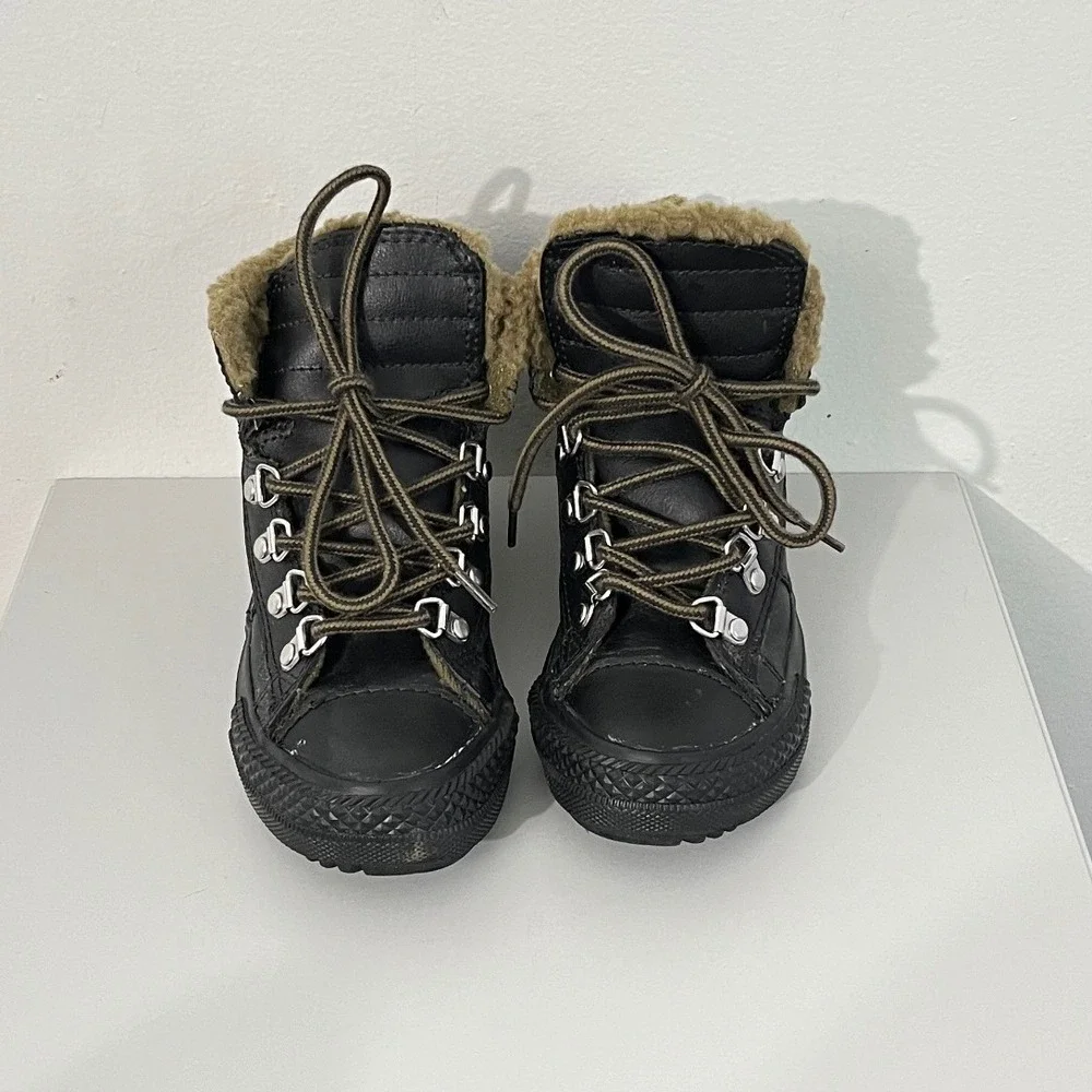 Converse Chuck Taylor All Star Boots Kids Size 12 Black Leather Faux‎ Fur Lining